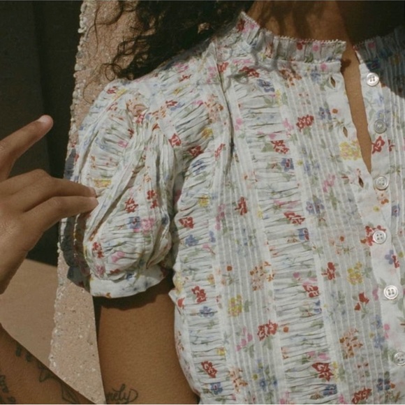 SOLD b/s/t Doen hadara top rare spring floral button up shirring rouching blouse - Picture 4 of 10